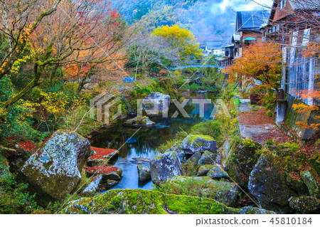 Autumn leaves at first glance Eighth scenery Nakatsu City Shinkansen, Oita Prefecture 45810184