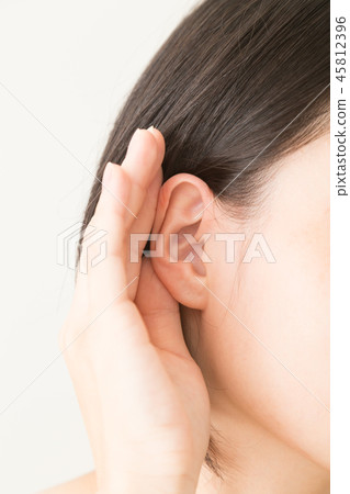 女耳朵 女耳朵 45812396