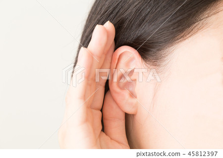 女耳朵 45812397