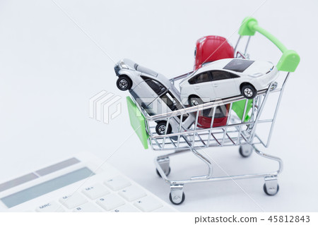 微型汽車和購物車和計算器 微型汽車和購物車和計算器 45812843