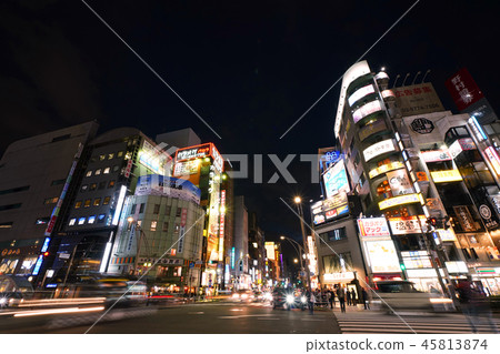 Tokyo cityscape in Japan I want to see the intersection of "Ueno Hirokoji" (Don Quijote Ueno store in the back of the screen)) 45813874
