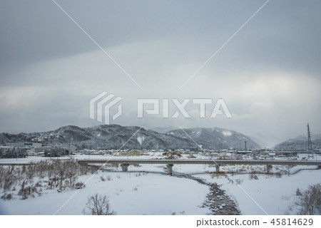 [Hokuriku Shinkansen train window] 45814629