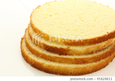 sponge cake 45820611