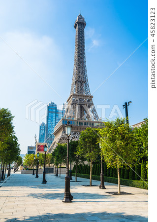China, Macau - September 10 2018 - Beautiful eiffel tower landmark of parisian hotel and resort in macau city China, Macau - September 10 2018 - Beautiful eiffel tower landmark of parisian hotel and resort in macau city 45823123