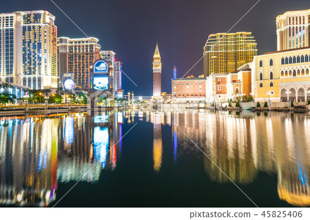 Beautiful architecture building of venetian and other hotel resort and casino Beautiful architecture building of venetian and other hotel resort and casino 45825406
