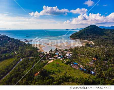 Aerial view of beautiful tropical beach and sea with palm and other tree in koh samui island Aerial view of beautiful tropical beach and sea with palm and other tree in koh samui island 45825628