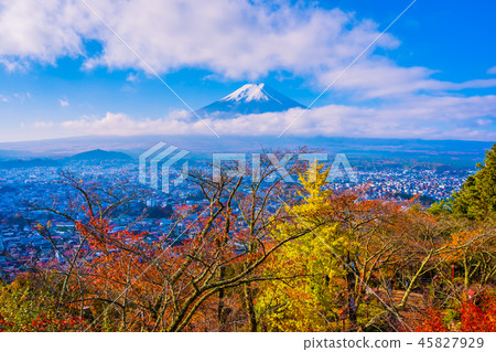 Beautiful landscape of mountain fuji around maple leaf tree in autumn season Beautiful landscape of mountain fuji around maple leaf tree in autumn season 45827929