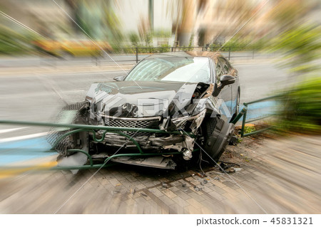  交通事故 45831321