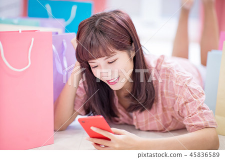 woman shopping on the internet woman shopping on the internet 45836589