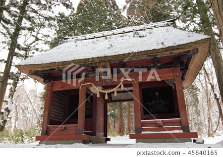 白雪皚皚的Togakushi神社 白雪皚皚的Togakushi神社 45840165