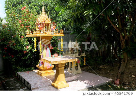 Spirit gardian house Spirit gardian house 45841769
