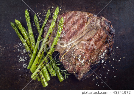 Barbecue dry aged Wagyu Porterhouse Steak with gre Barbecue dry aged Wagyu Porterhouse Steak with gre 45841972