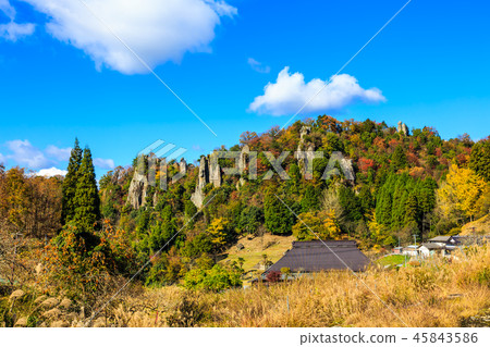 Autumn leaves in the view of Tate Haneda [Urayamakei, Nakatsu City, Oita Prefecture] 45843586