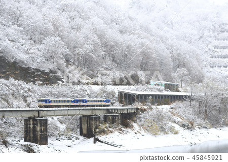 Snowy landscape Tadami line 45845921