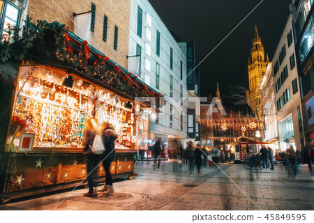 Christmas market on Marienplatz in Munich, Germany 45849595