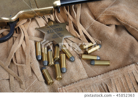 Wild west period repeating rifle with ammunition Wild west period repeating rifle with ammunition 45852363