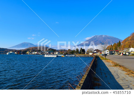 Kurohimeyama風景從Nojiri湖的 Kurohimeyama風景從Nojiri湖的 45855710