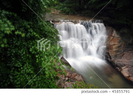 Chungsu Waterfall. National Park. 45855791