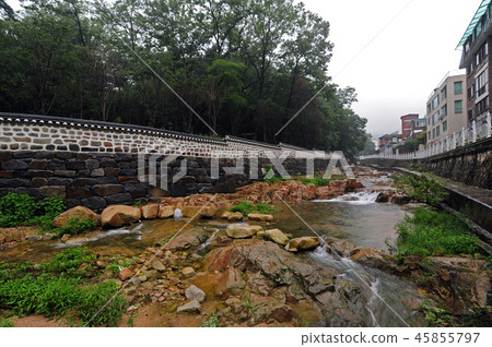 Jungnung Stream。 45855797