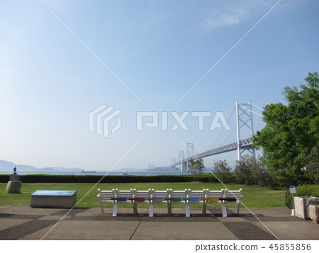 Seto Ohashi and bench 45855856