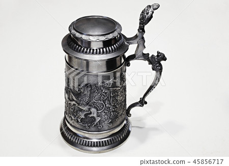 Tin beer mug with lid Tin beer mug with lid 45856717