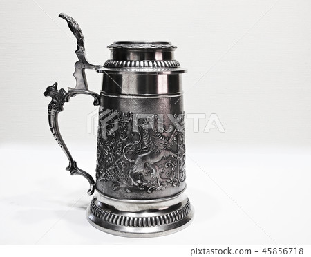 帶蓋的錫啤酒杯 帶蓋的錫啤酒杯 45856718