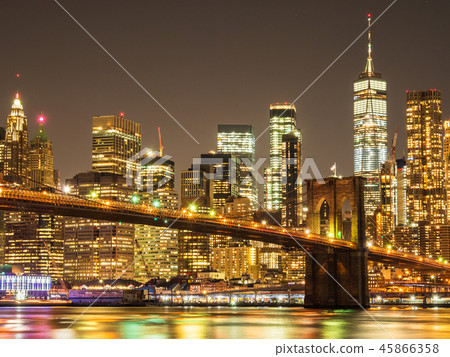 布魯克林大橋和曼哈頓摩天大樓 45866358