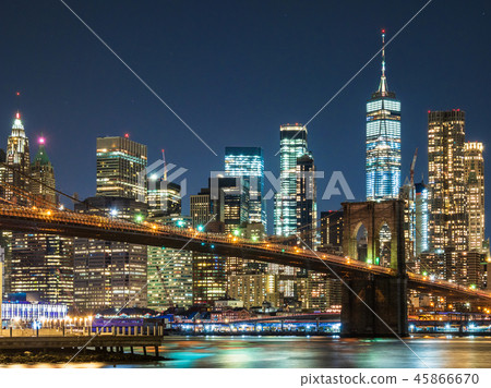 Brooklyn Bridge and the Manhattan Skyscraper 45866670