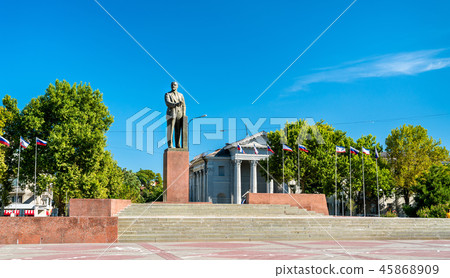 Monument to Vladimir Lenin in Simferopol, Crimea Monument to Vladimir Lenin in Simferopol, Crimea 45868909