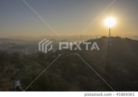 Morning sunrise in Seoul Morning sunrise in Seoul 45869361