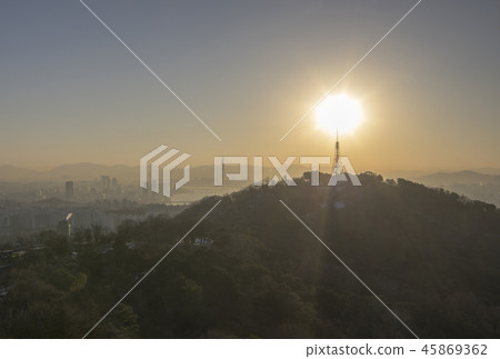 Morning sunrise in Seoul Morning sunrise in Seoul 45869362