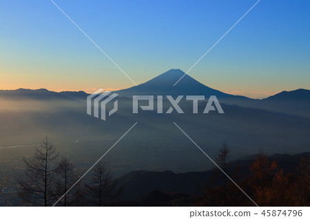 早晨太陽富士山阿瑪瑞 早晨太陽富士山阿瑪瑞 45874796