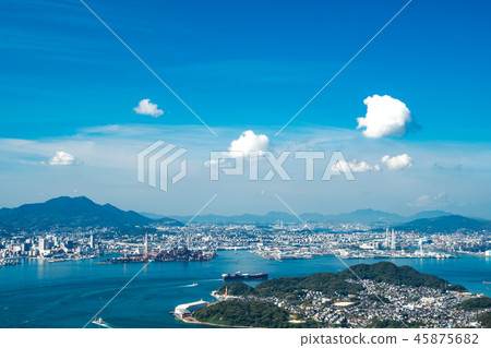 Kanmon海峽(山口縣福岡縣)的視圖 Kanmon海峽(山口縣福岡縣)的視圖 45875682