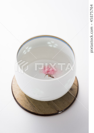 鹽漬櫻花盛開的輸液 45875764