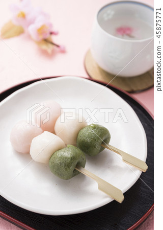 Sakurayu and Hanami Dango 45875771