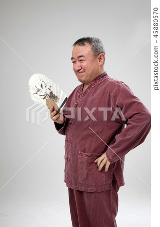 人 45880570