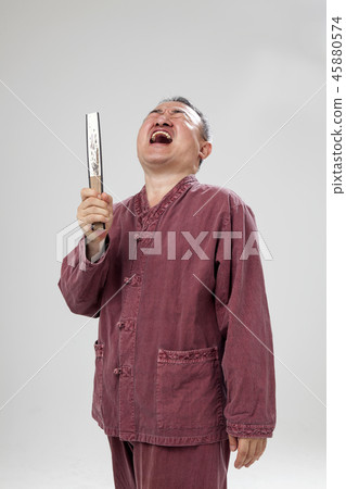 人 45880574