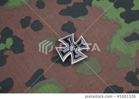 nazi german award Iron Cross on camouflage uniform nazi german award Iron Cross on camouflage uniform 45881326