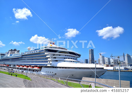 Diamond Princess and Minatomirai area Diamond Princess and Minatomirai area 45885257