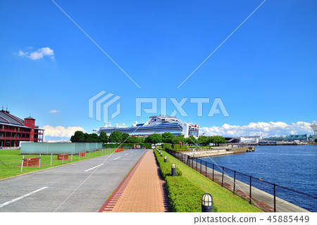 Red brick warehouse and diamond princess Red brick warehouse and diamond princess 45885449