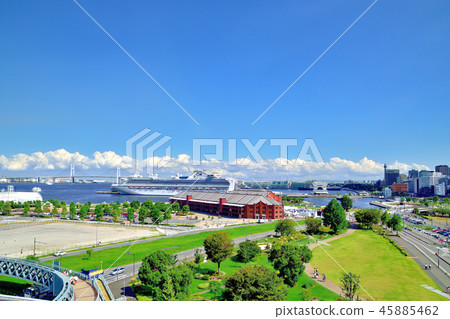 Red brick warehouse and diamond princess 45885462