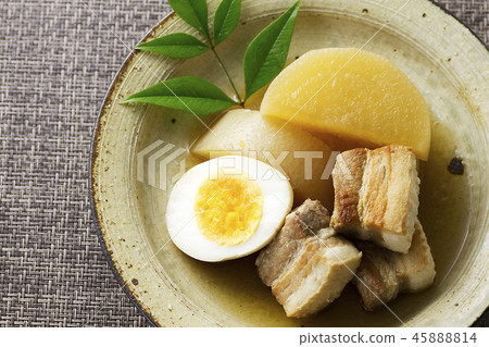 Simmered radish and pork belly 11 45888814