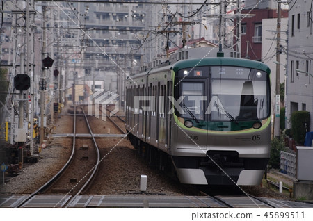 Tokyu Series 7000 Yukigaya Otsuka Station Tokyu Series 7000 Yukigaya Otsuka Station 45899511