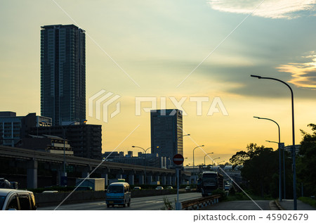 Senri中心大阪，日出和都市風景 45902679