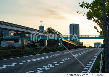 Osaka Toyonaka, early morning No. 2 Osaka Central Ring Line 45902680