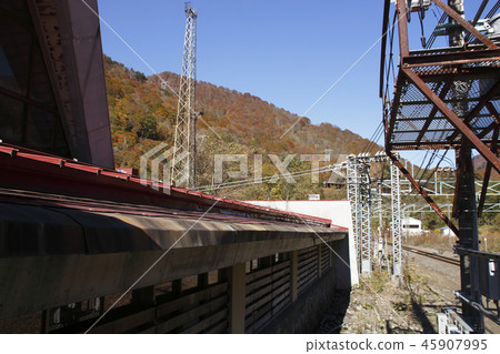 At the autumn leaves on the Kamigosetsu Line Doi Station (uphill home) At the autumn leaves on the Kamigosetsu Line Doi Station (uphill home) 45907995