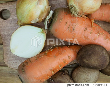 Fresh vegetables onions Fresh vegetables onions 45909311