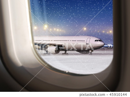view through a plane window view through a plane window 45910144