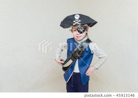 child boy playing pirate 45913146