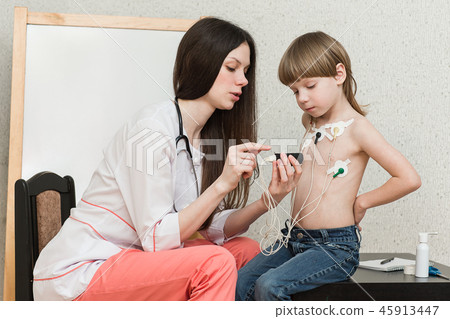 Cardiogram of heart, holter 45913447